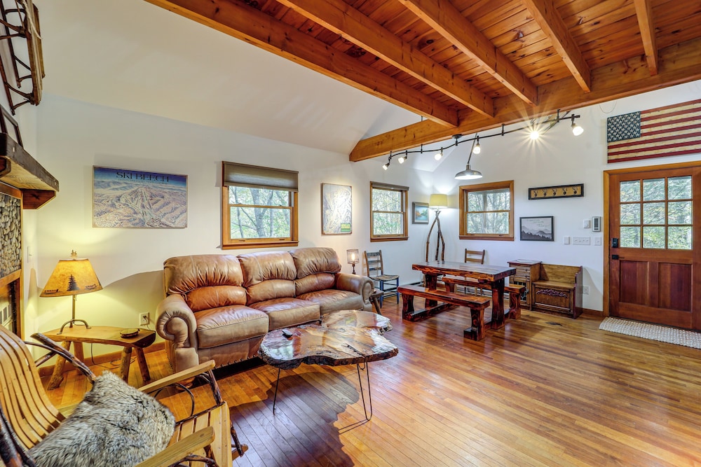 10 Mi to Sugar Mtn: Blue Ridge Family Cabin