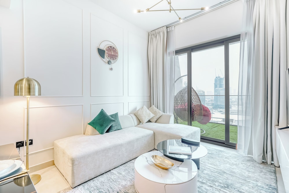 PVH - Exquisite 1BR - Binghatti Canal