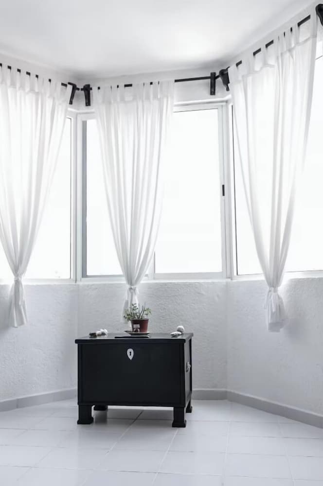 Studios walking distance to the beach