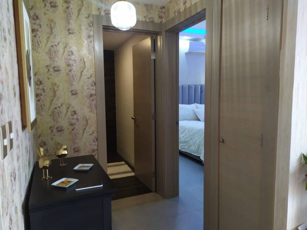 Luxury Condo 1 Br Pool Excellent Location