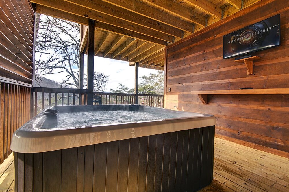 A River Runs Through It - 3 Bedrooms, 3 Baths, Sleeps 12 Cabin by RedAwning