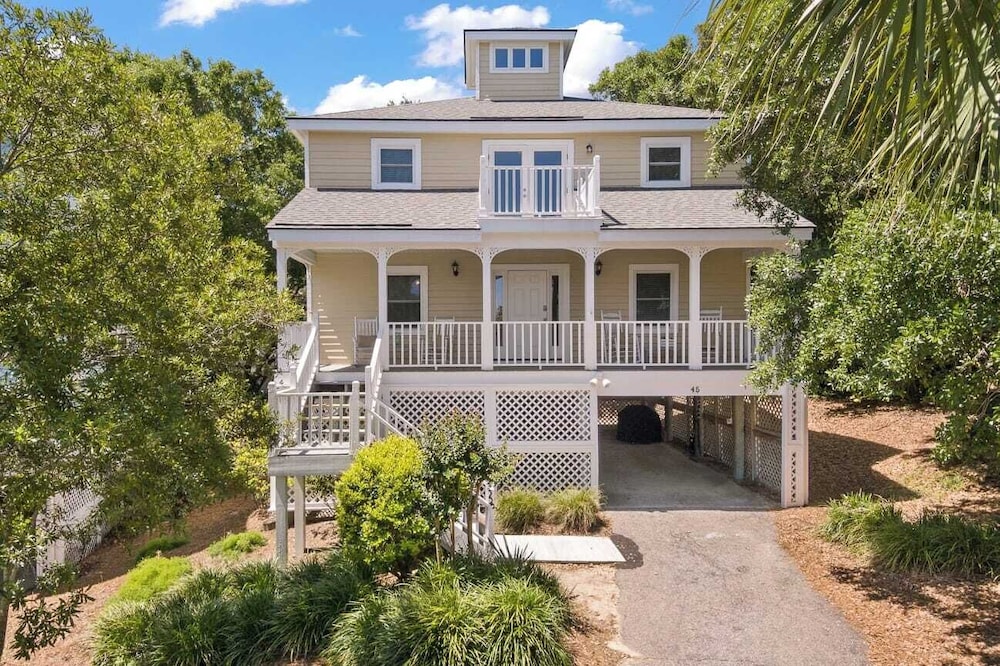 Steps to Beach & Pool Screened Porch Pelican Bay 45 at Wild Dunes Resort