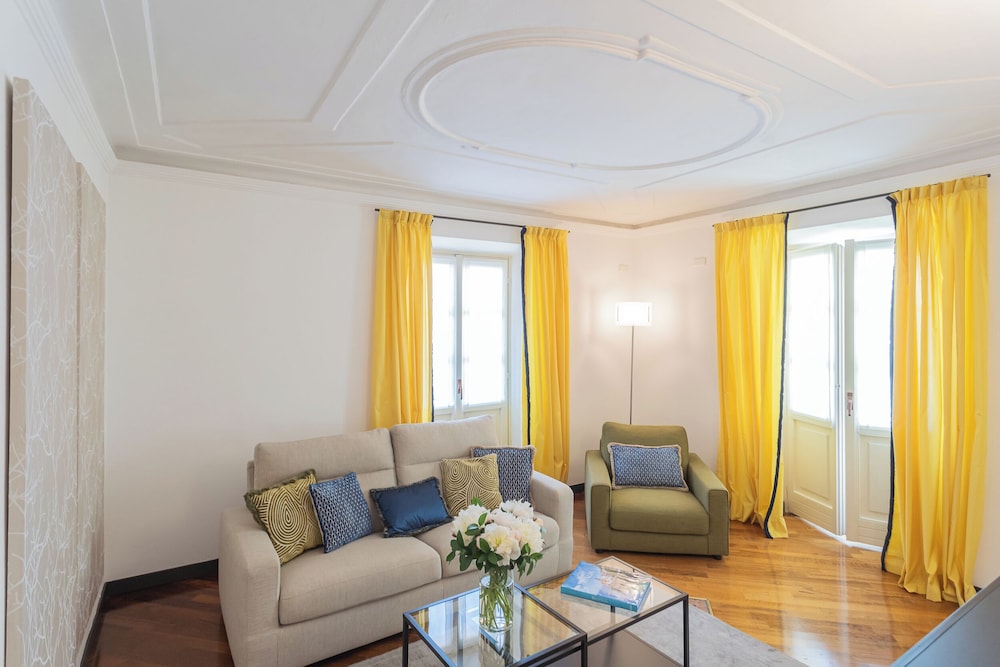 Lake Holiday Como by Rent all Como