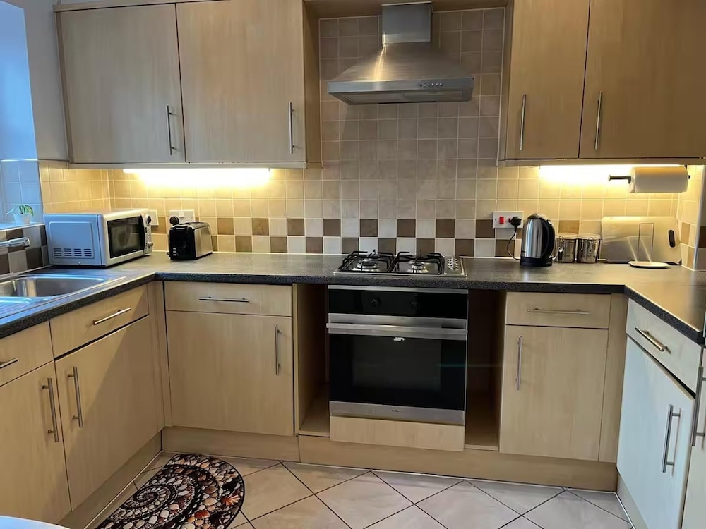 Spacious Comfortable Central Derby 2-bed Apartment