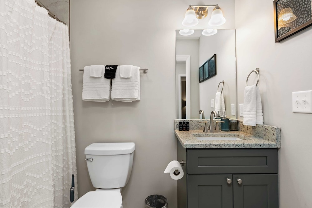 Cypress & Willow Buyout by Avantstay 2 Home Buyout! Sleeps 16!