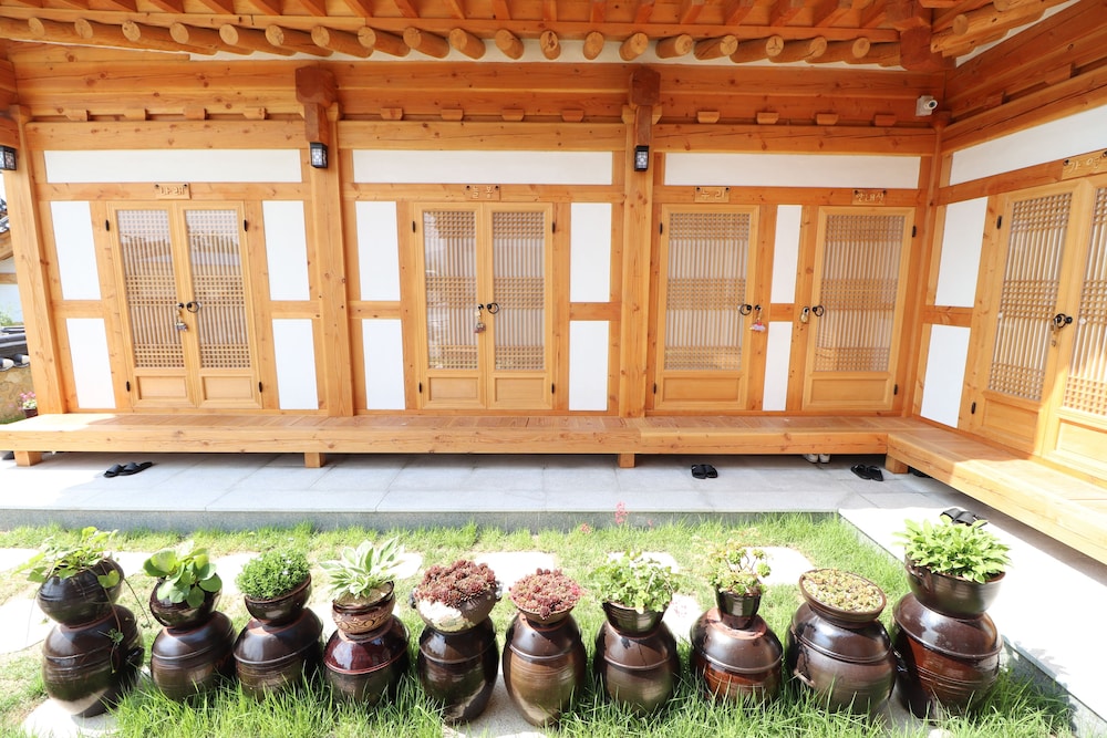 Nadul Hanok