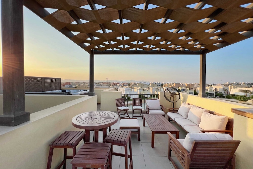 Xuru Stays I Eclectic 2 BDR Twin House @ Tawila El Gouna