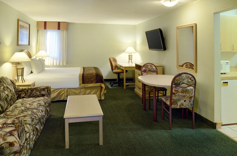 Medicine Hat Vacations - Flamingo Hotel - Property Image 8