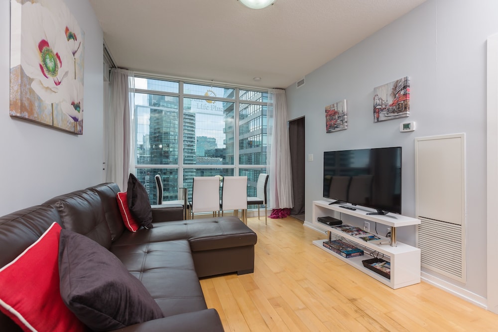 Iceboat Terrace-Downtown-Ent District-0