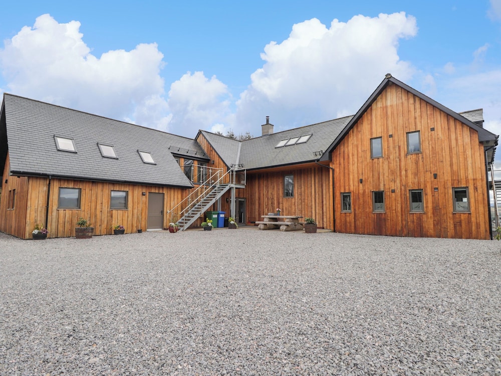 Ben Luna Lodge