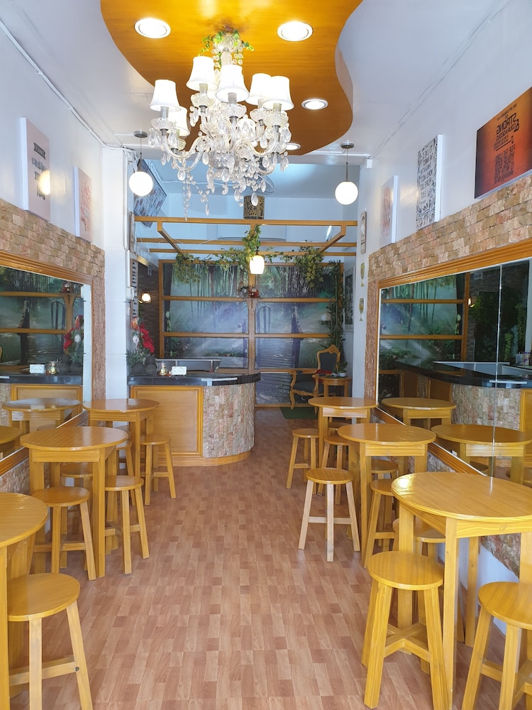 Cebu Vacations - GardenPod Hostel  Cafe - Property Image 1