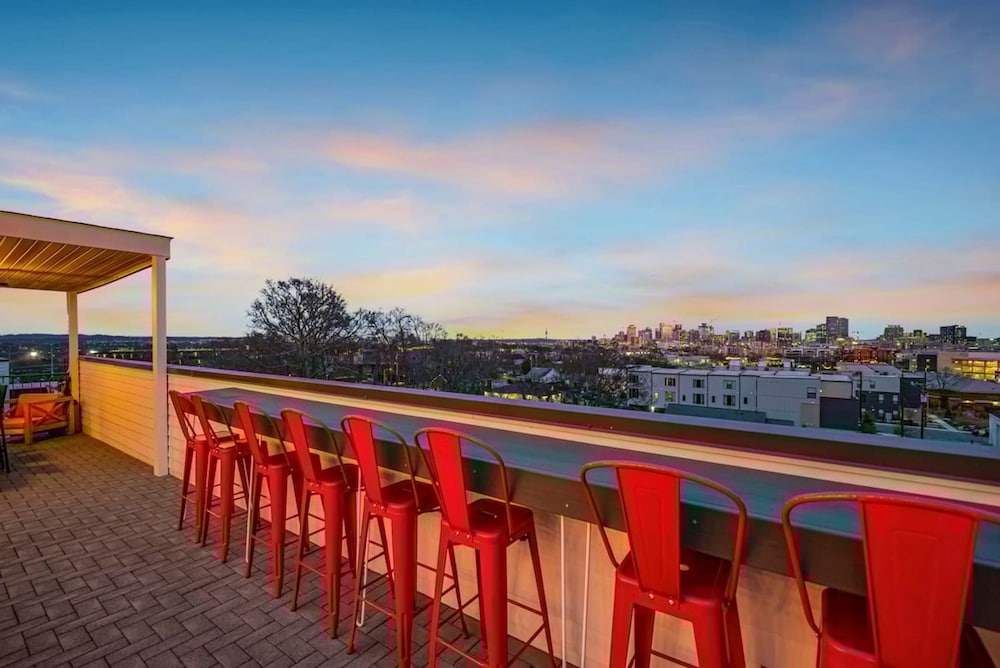 Nashvegas 13 Beds Rooftop Views Mins to Broadway