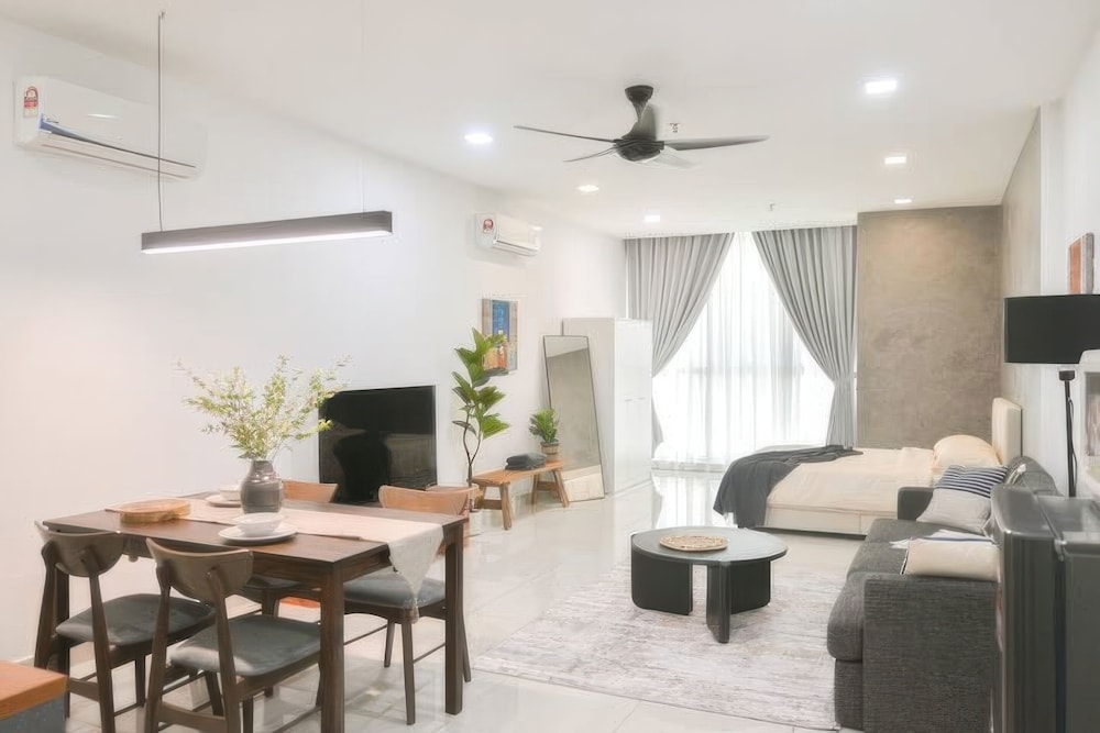 Luxstay Atria Sofo Suites Apartments