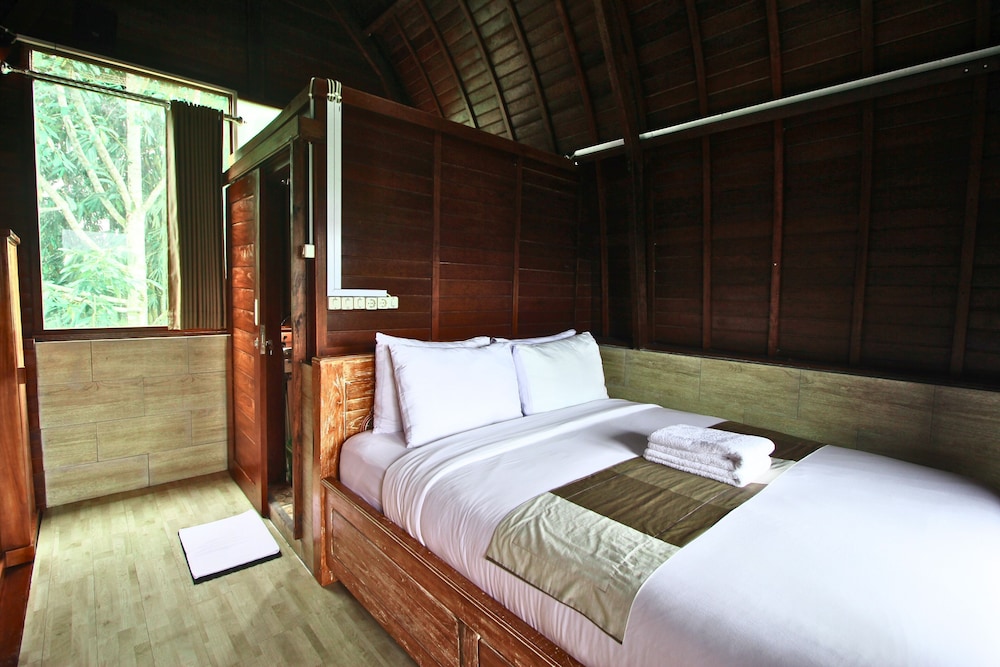 Four Mountains Villa Bedugul