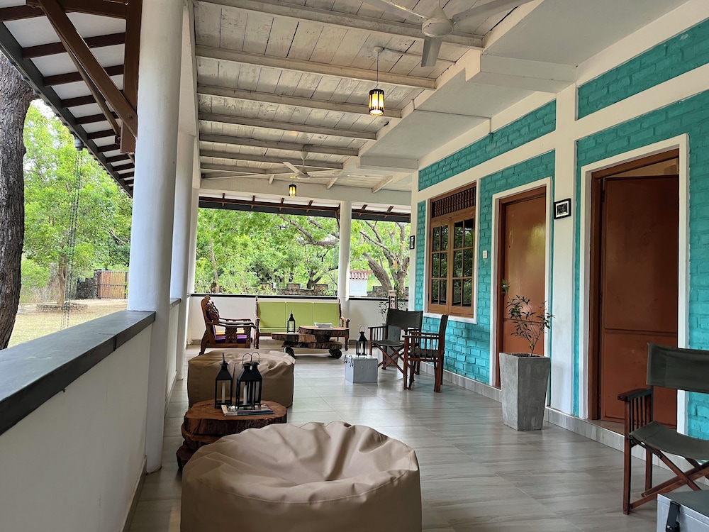 Funky Leopard Safari Lodge Bordering Yala National Park - Hostel