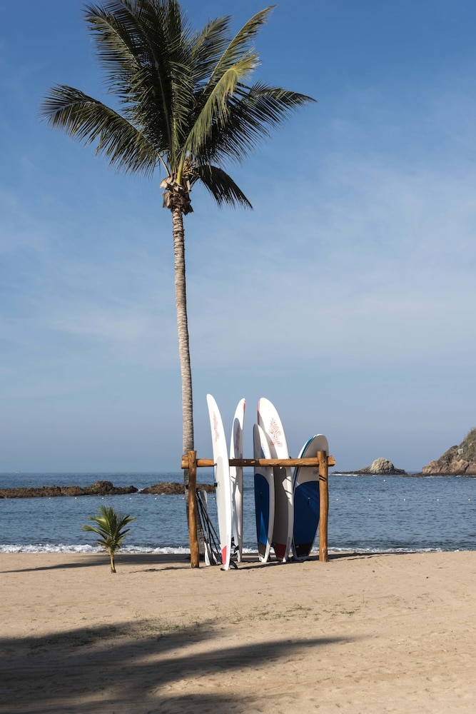 El Careyes Club & Residences