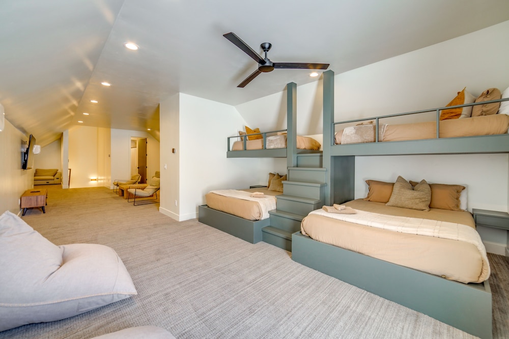Modern Star Valley Ranch Home Near Hiking & Golf! view 2