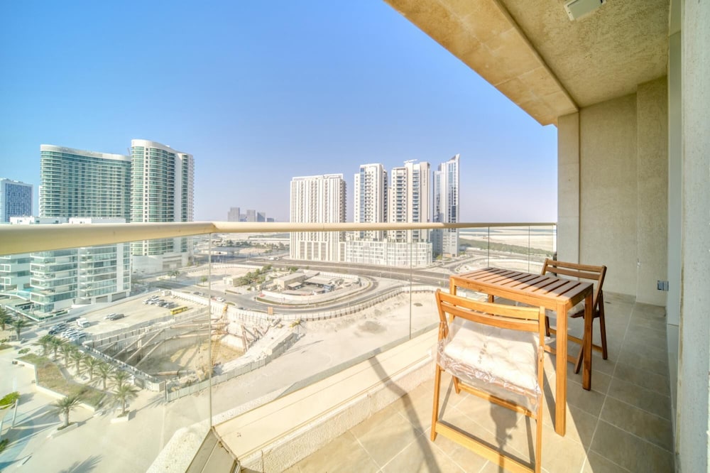 Reem Island Beach Escape w Stellar Balcony Views