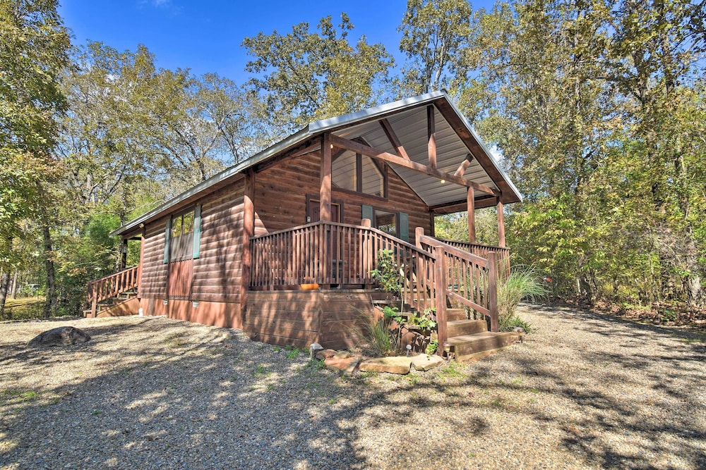 Broken Bow Hideaway w/ Hot Tub & Fire Pit! view 5