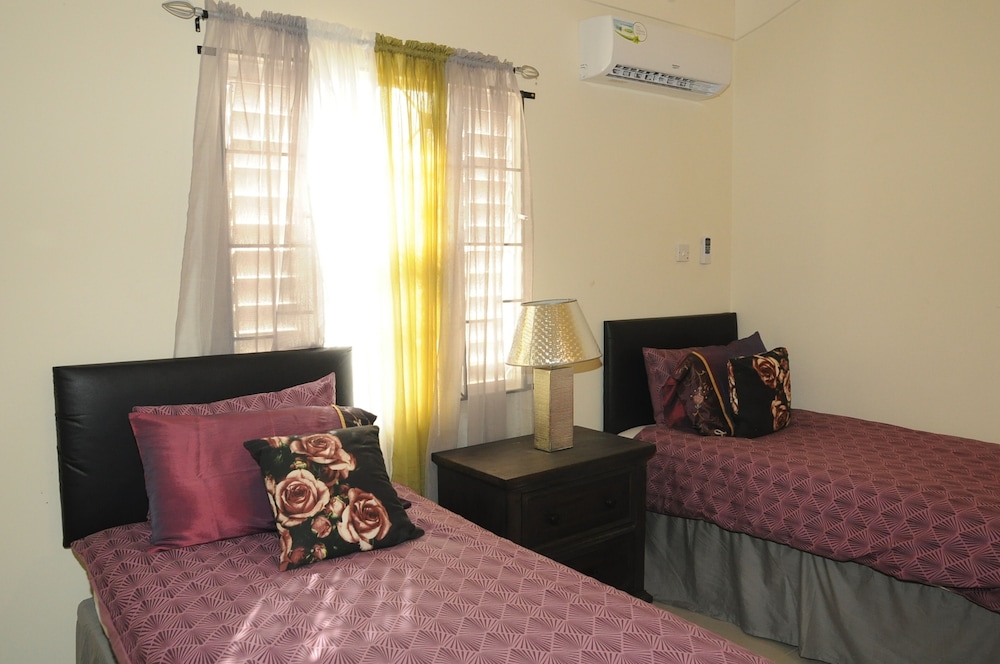 St Mary Mins Away From Ocho Rios 2 bed Ocean View Villa