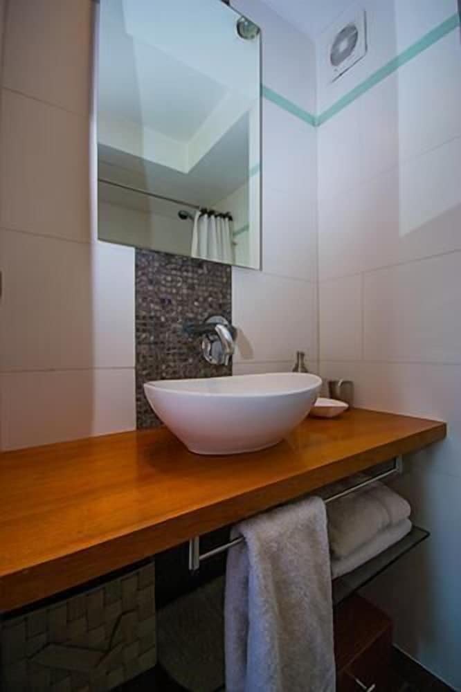 Travel Suites