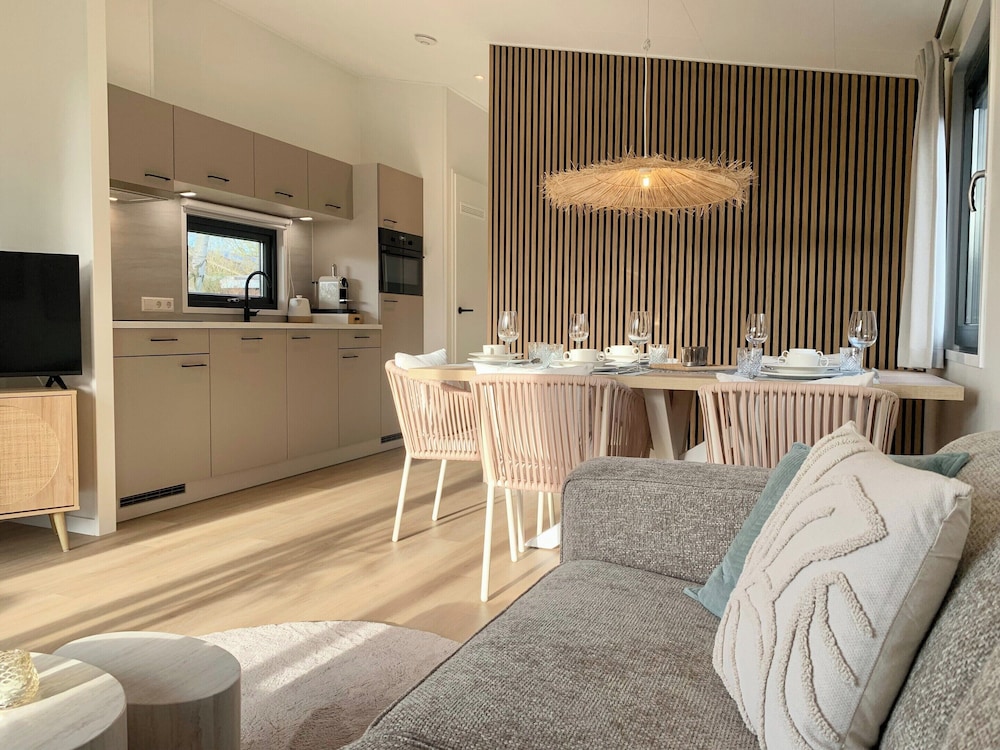 Chalet in Sint Maartenszee Near Sandy Beach