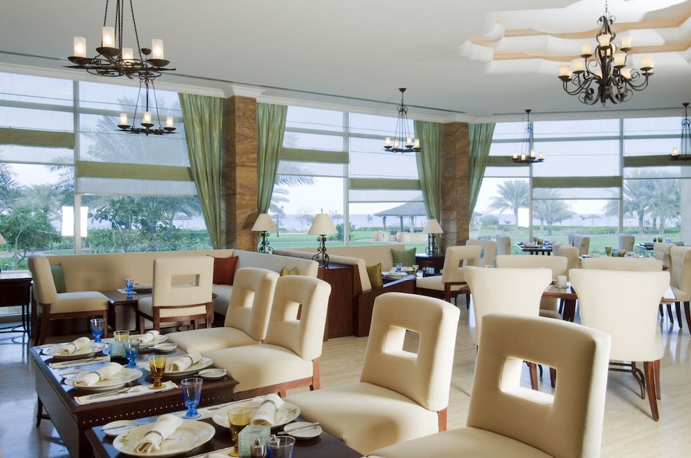 Danat Jebel Dhanna Resort