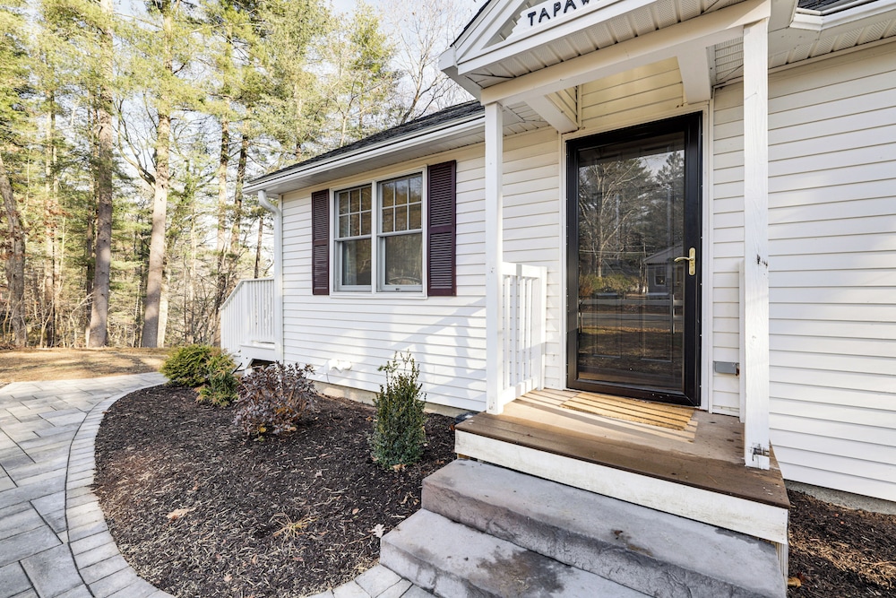 < 3 Mi to Uconn: Peaceful Home on Pine Lake
