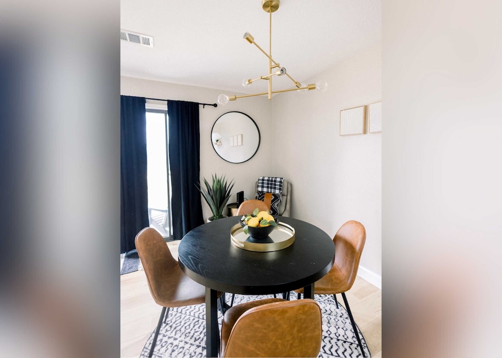 Suite Dreams Condo for 4