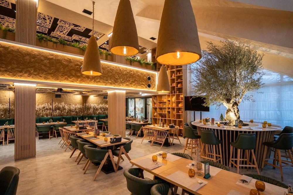 Avo Hotel