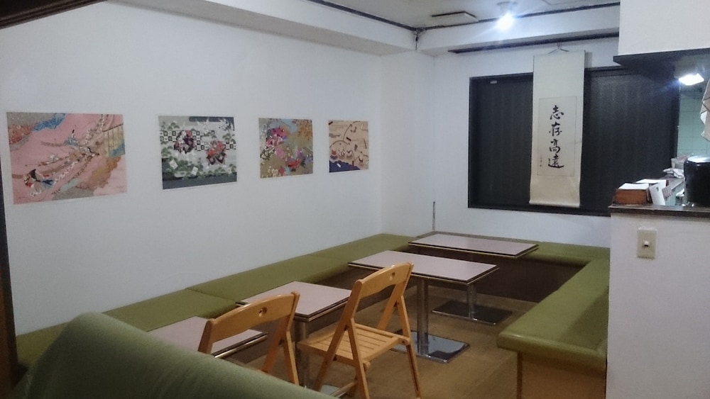 Family & bAKpAK Tokyo Hostel