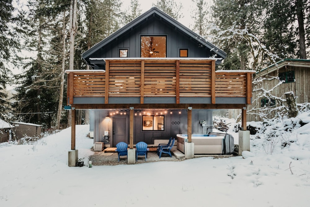 Mt Baker Rim Cabin 50 With Wifi, Hot Tub and Air Conditioning