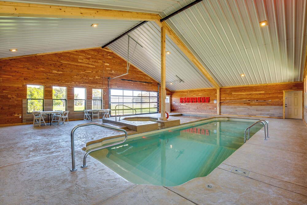 Indoor Pool & Boat Ramp: Lake Tawakoni Group Gem