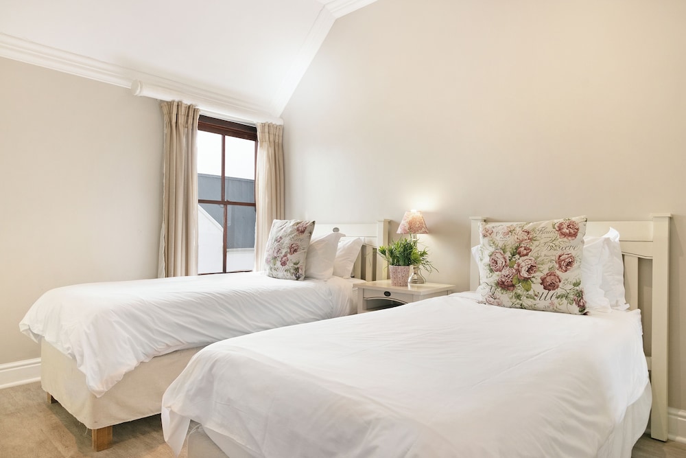 Winelands Golf Lodges at De Zalze