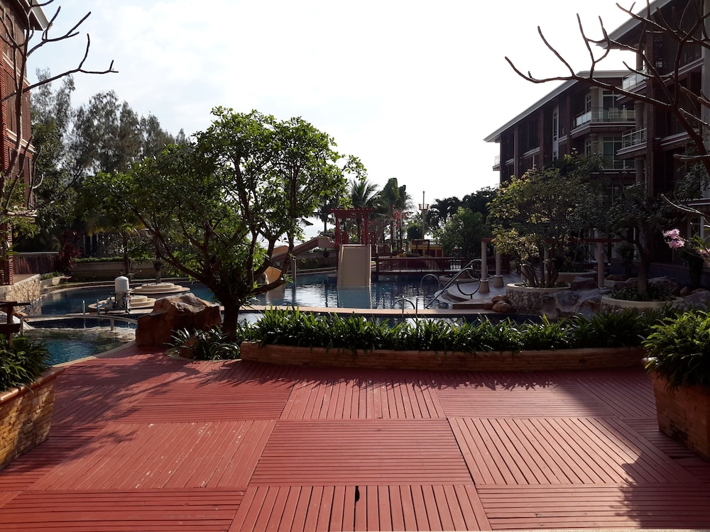 Beachfront Family Penthouse Hua Hin