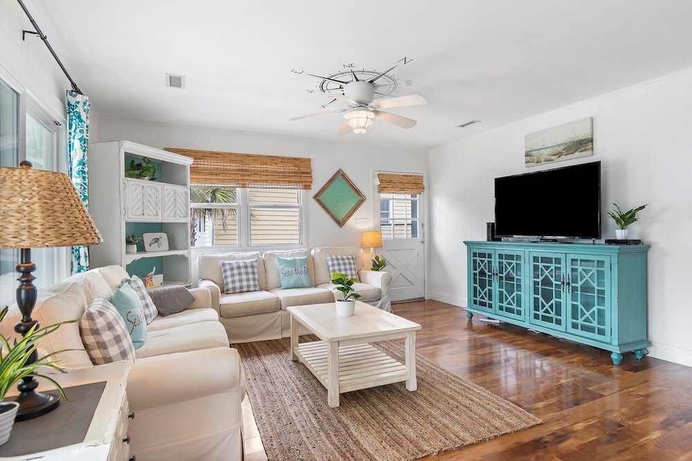 The Marlin House / 143 Marlin Drive 3 Bedroom Home