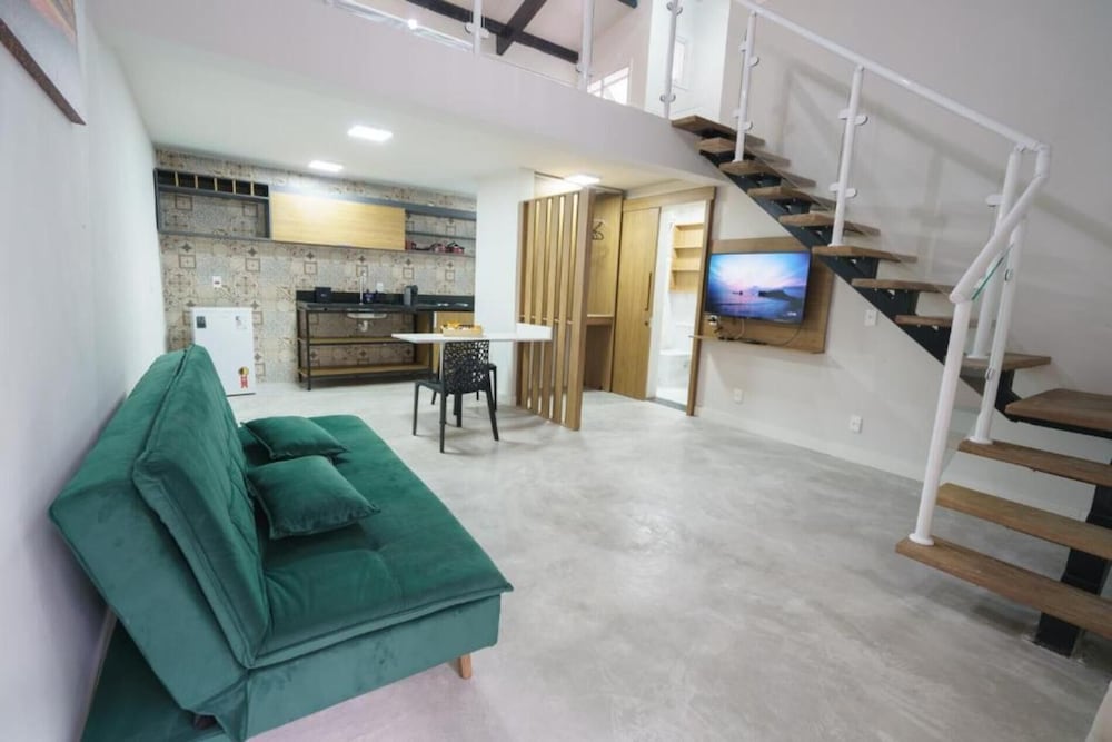 Loft's Green Island