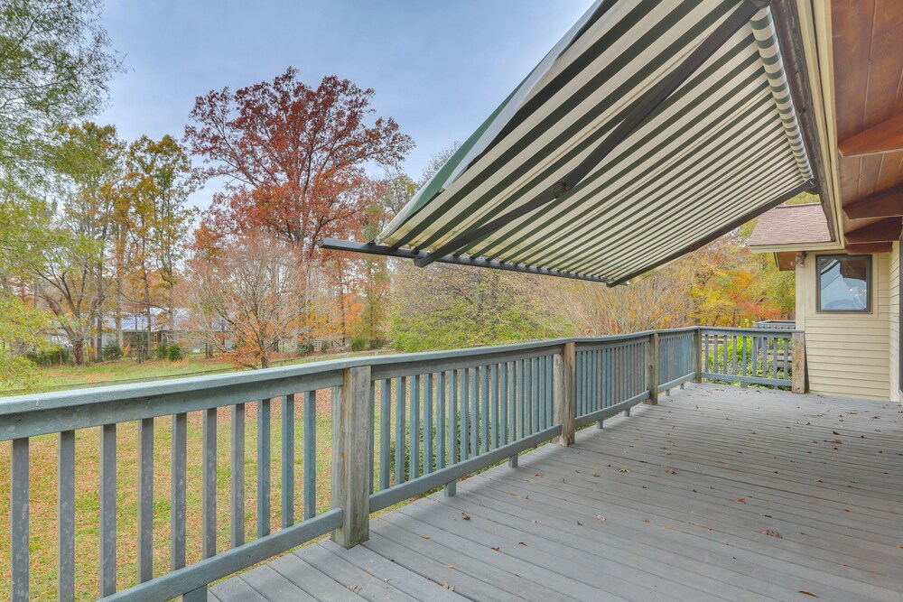 Secluded Countryside Home w/ Deck in Siler City