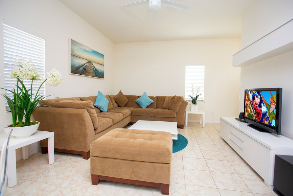 Four Bedroom w Screened Pool Close to Disney 4563 view 5