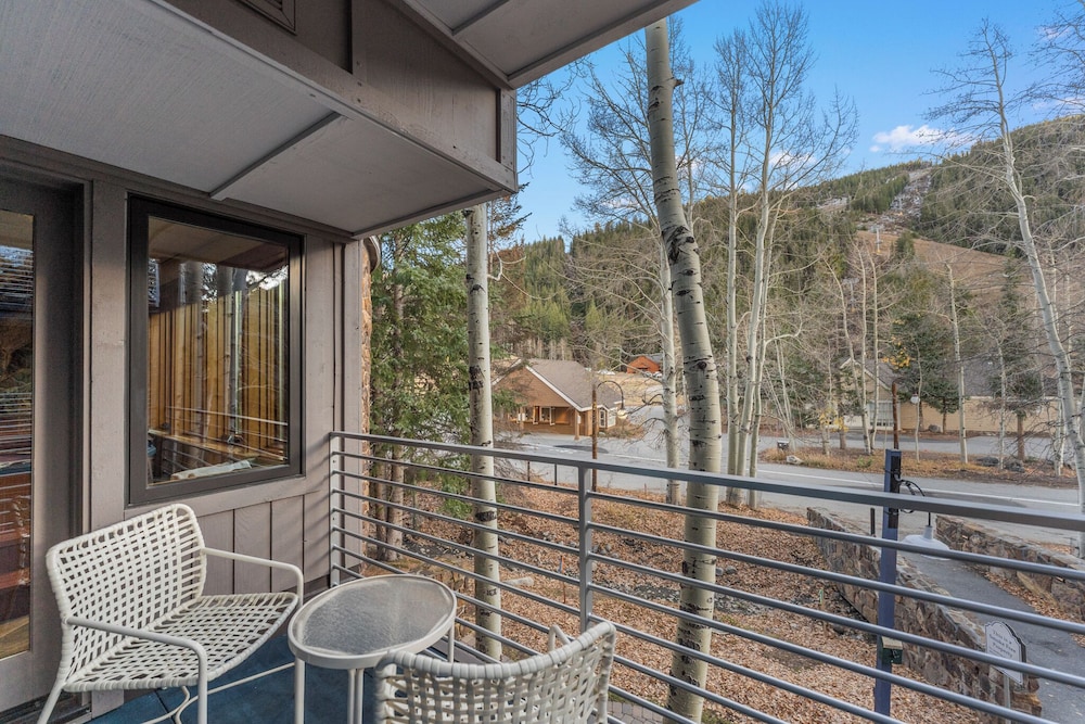 Chateaux Dumont #2723
