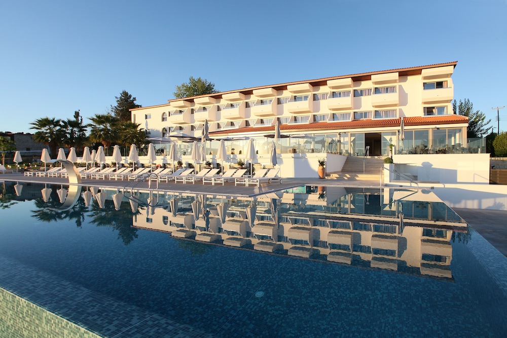 Hotel Droushia Heights - Image 1