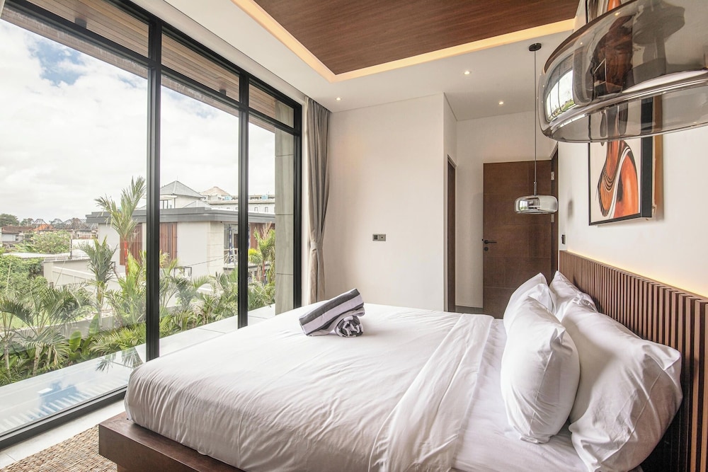 Exquisite 5BR Canggu Villa Steps From the Beach