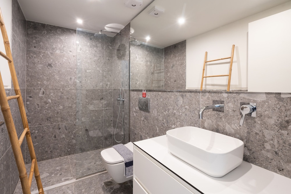 LIV Athinum 1 - Luxury Apartment 3A