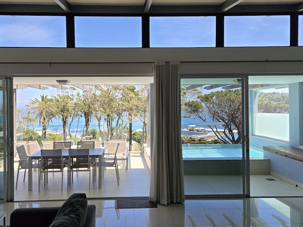 Blue Views Penthouse Beachfront Apartments