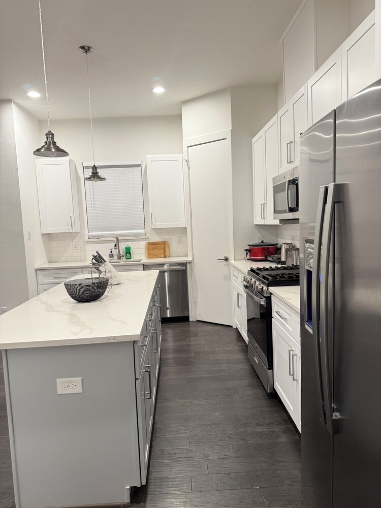 Luxury 3BR for Families Nurses and Group