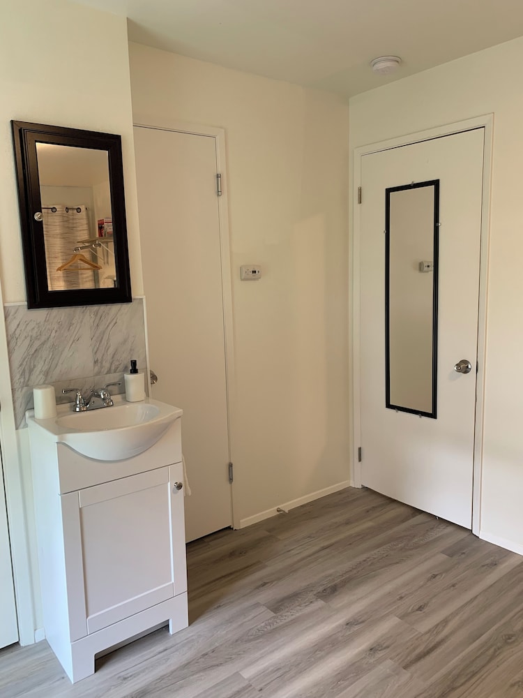Central Bellevue Guesthouse