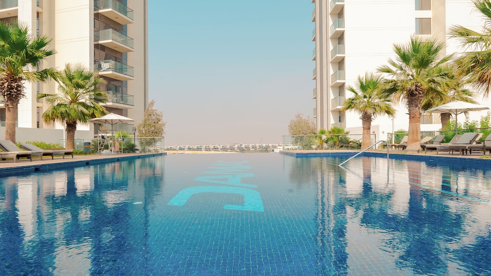 KeyRock Living - Golf Gate Apartment