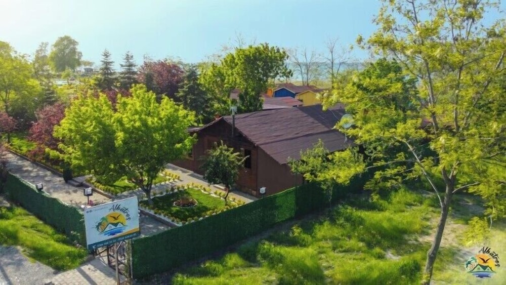 Abana Albatros Bungalow ve Restoran