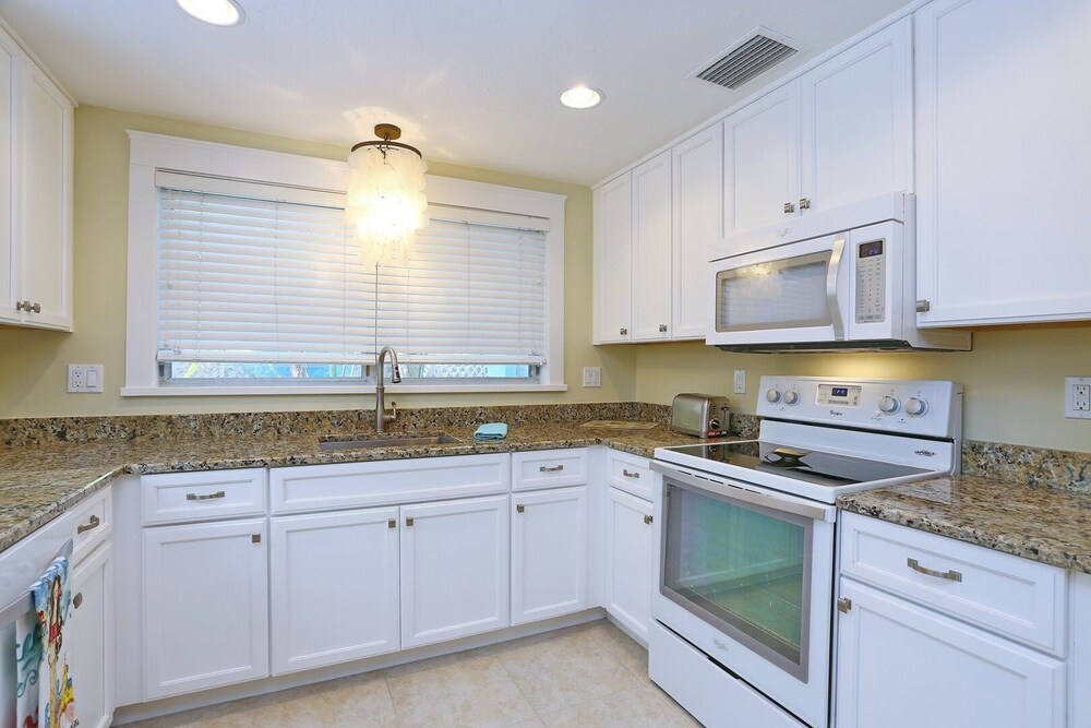 Seascapes 3 Bedroom Home by RedAwning