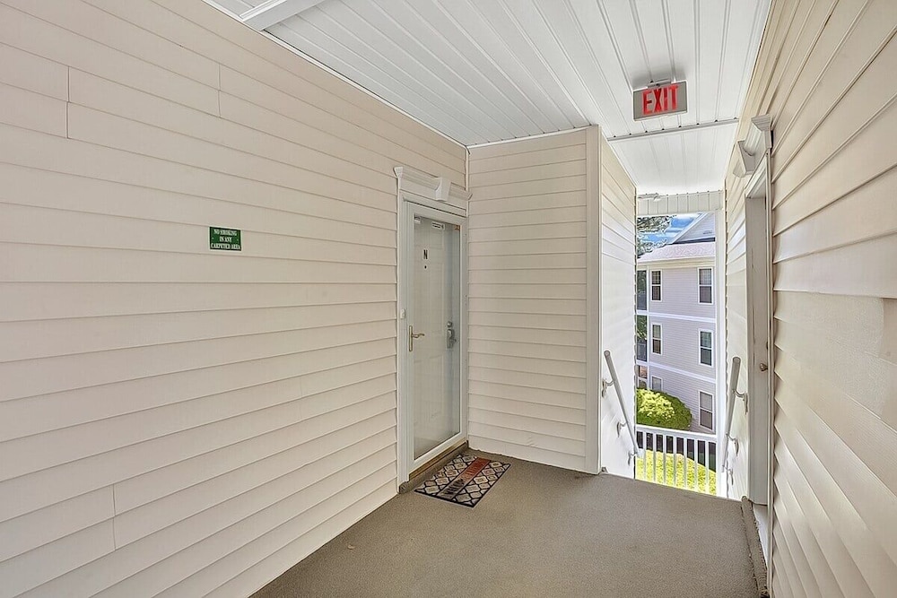 River Oaks 60n 2 Bedroom Condo